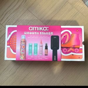 NEW! Amika smooth talker hair brush set